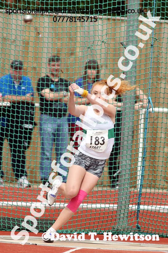 Girls under-15s hammer, Northern Under-13s, U-15s and 17s Championships. Photo: David T. Hewitson/Sports for All Pics